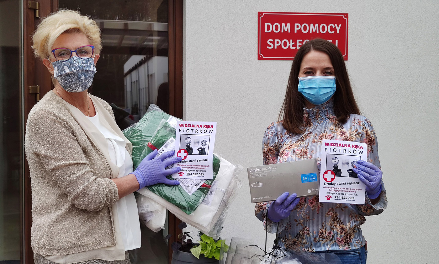 Visible Hand activists from Piotrkow Trybunalski support the local Social Welfare Center.