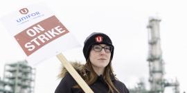 Unifor striker outside Co-op Refinery.
